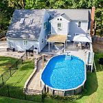 3Br Charlotte Escape: Pool, Hot Tub & Theater