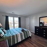 Amazing 4 Bdrm Home W Garage In Charlotte