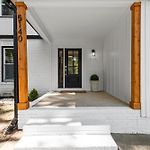 Modern 4 Bed In Quail Hollow