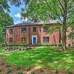 Elegant 2Br With Covered Patio