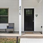Cozy & Modern Home Close To Uptown & Airport