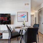 Cozy City Charm - Spacious, Parking, Balcony, Gym