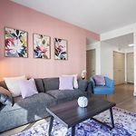 Bright Uptown Bliss - Free Parking, Walkable, Views