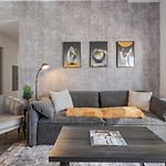 Queen City Retreat - Parking, Views, Near Stadium