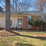 Elegant 4Bd Retreat - Backyard Bbq & Theater Room