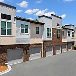 Landing Apartments - Celsius