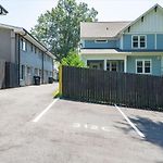 Sleek 2Br Townhouse, Stones Throw To Uptown