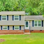 Spacious Uptown 3Br - Game Room - Deck - Kingbed