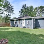 < 2 Mi To Uptown Charlotte: Home W/ Large Yard!