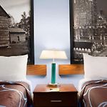 Super 8 By Wyndham Charlotte University