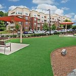 Landing Apartments - 8 Metro Station