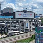 Uptown Funk Getaway With Parking & Walk To Stadiums, Nightlife