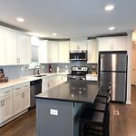Uptown In 6 Mins - Game Deck - Private Acre - Sleeps 10