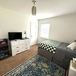 Uptown In 6 Mins - Game Deck - Private Acre - Sleeps 10