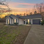 Fully Updated Cozy 3 Bedroom Ranch Escape -Wwc- Airport
