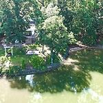 Embrace Nature In This Lakefront Cottage With Fire Pit In Charlotte, North Carolina