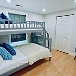 Spacious Dog-Friendly Retreat Near Ballantyne