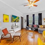 Bright And Restful 2Br Near Uptown With Balcony
