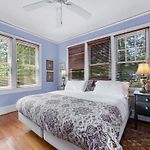 Spacious 2Br In Myers Park With Sunroom