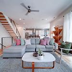 Luxe Townhome Rooftop Hot Tub Parking