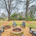 Dog-Friendly Yard, 5 Mi To Uptown: Charlotte Home