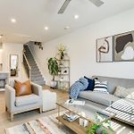 3 Mi To Lake Wylie! Modern Charlotte Townhome