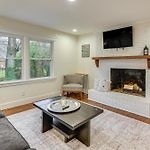 Dog-Friendly Yard, 5 Mi To Uptown: Charlotte Home
