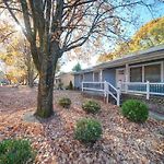 Stylish 4Br Home - Modern & Bright Interior