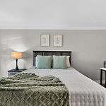 Lux Mins To Atrium Health & Charlotte Airport
