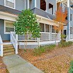 1 Mi To Boa Stadium! Walkable Condo W/ Porch