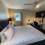 Private Quiet Guest House Near Unc Charlotte