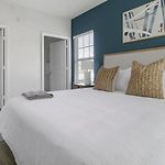Landing Apartments - City North