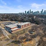 2Br Home With Fenced Backyard, Minutes To Uptown