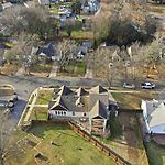 Rest And Rally Retreat 5Br