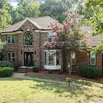 University Grand Estate + Executive Suite