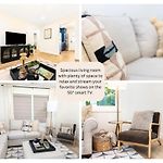 Plaza Shamrock *Pied-A-Terre* Newly Renovated!
