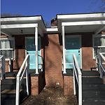 Cozy 1 Bedroom Bungalow