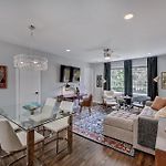 Comfortable 1Br Myers Park Oasis