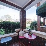 Retro 1Br In Elizabeth With Porch & Eclectic Design