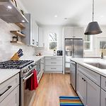 Bold Uptown Retreat - Hot Tub - 6 Beds