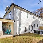 Bold Uptown Retreat - Hot Tub - 6 Beds