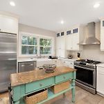 Charm Of Southpark - 5 Bedrooms - 1 Of A Kind Lot!