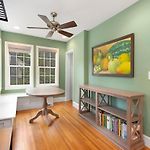 Outdoor Oasis In Popular Plaza Midwood