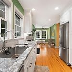 Outdoor Oasis In Popular Plaza Midwood