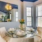 Vintage-Chic Getaway: 6 Mi To Uptown Charlotte