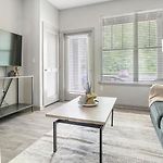 Landing Stunning 1Bd Gym Pool