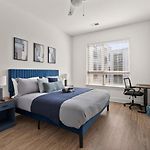 City Lights Retreat - Pool, Central, Free Parking