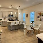 Sloan Garden House Modern Townhome Near South End