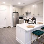Luxurious 2Br 2Br Uptown Oasis, Boa, Nascar, Airport And All City View With Free Parking