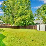 Fenced-Yard 3Br Near Clt & Hospitals - Dog-Friendly - Grill